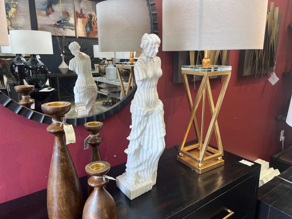 Quartz Resin Floor Statuary